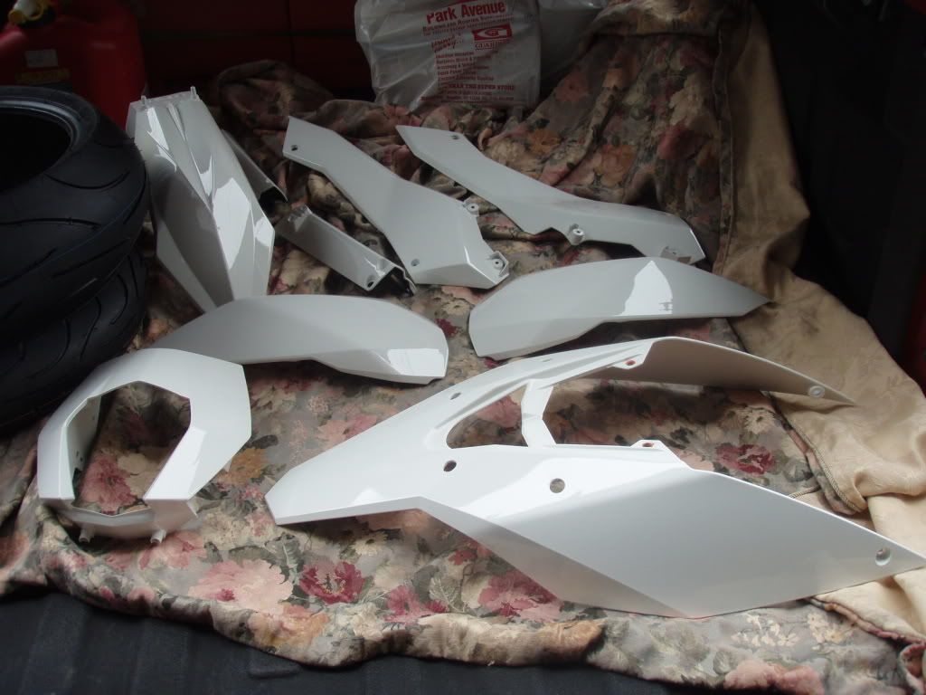painting motorbike plastics